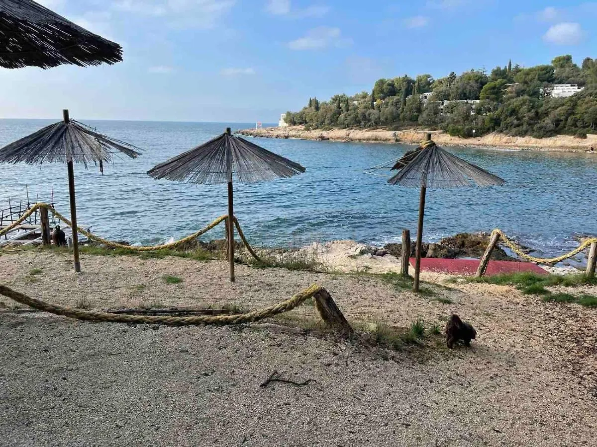 Lui Apartman Pula 0*,  Croatie