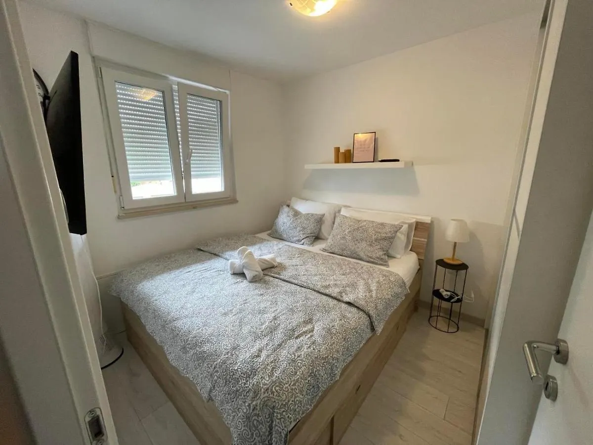 Lui Apartman Pula Appartement
